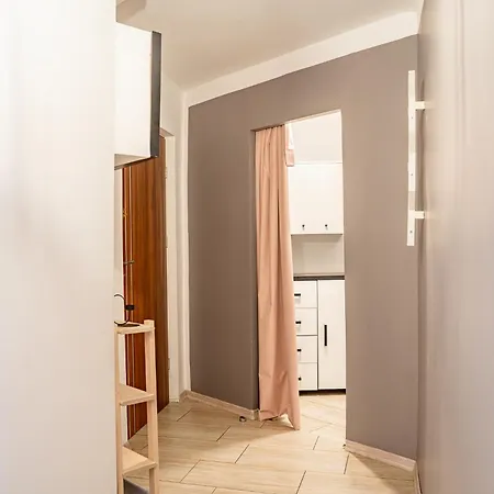 アパート Stylish Floor With Balcony In クラクフ