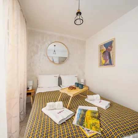 Stylish Floor With Balcony In クラクフ