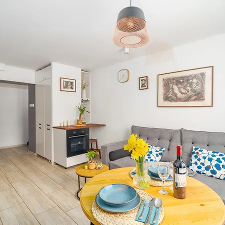Stylish Floor With Balcony In クラクフ