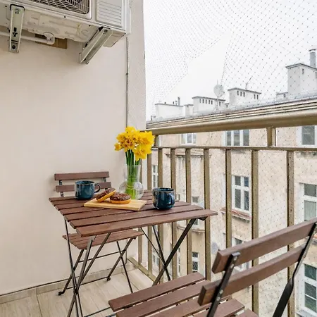 Stylish Floor With Balcony In アパート