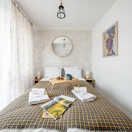 Stylish Floor With Balcony In アパート